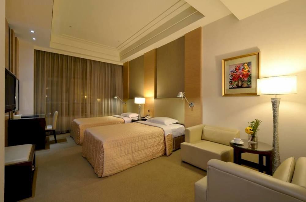 Ever Delightful Business Hotel Chiayi City Exteriör bild