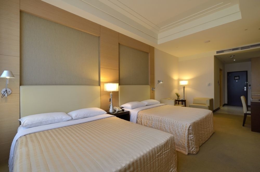 Ever Delightful Business Hotel Chiayi City Exteriör bild