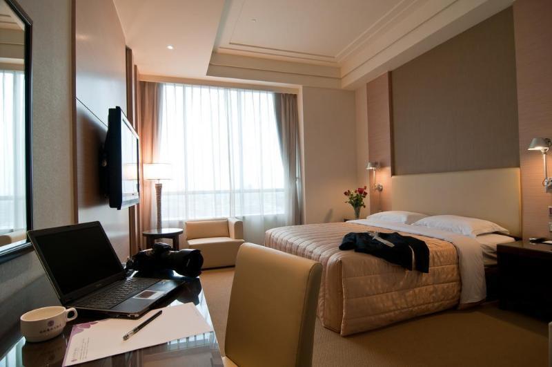 Ever Delightful Business Hotel Chiayi City Exteriör bild