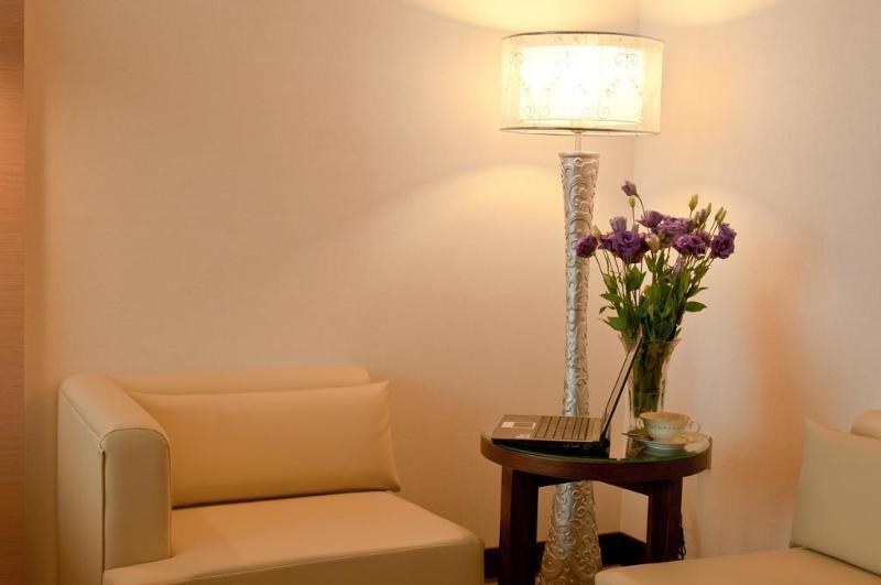 Ever Delightful Business Hotel Chiayi City Exteriör bild