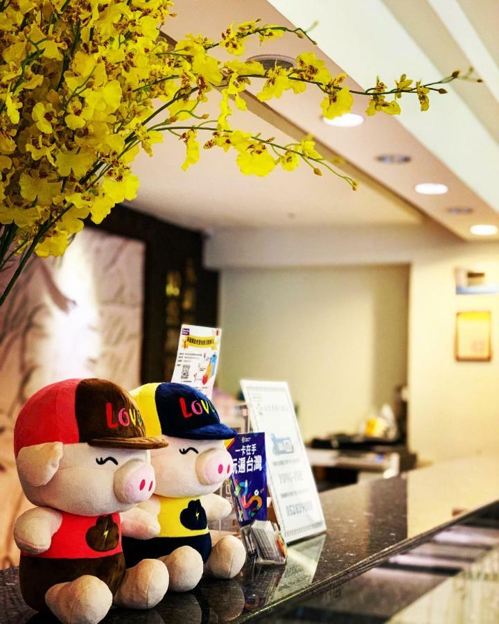 Ever Delightful Business Hotel Chiayi City Exteriör bild