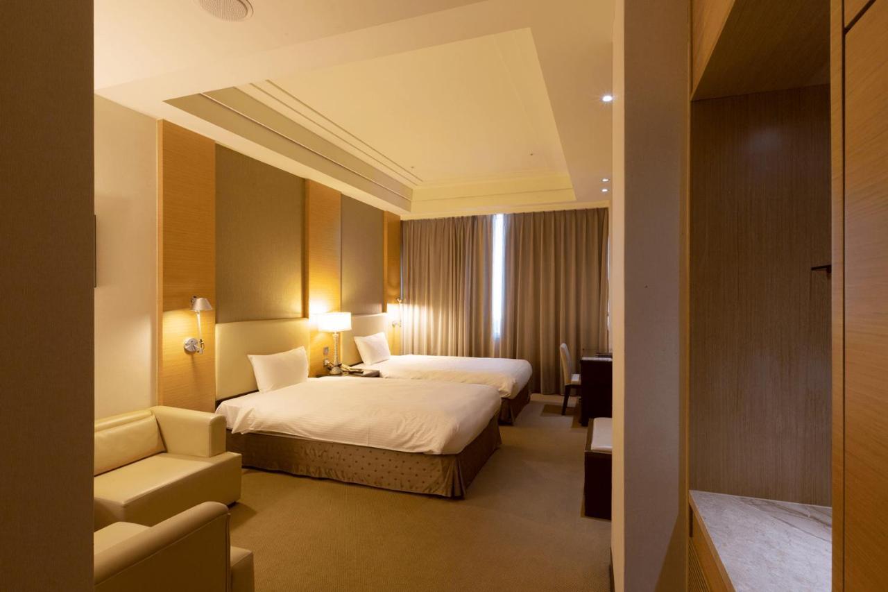 Ever Delightful Business Hotel Chiayi City Exteriör bild