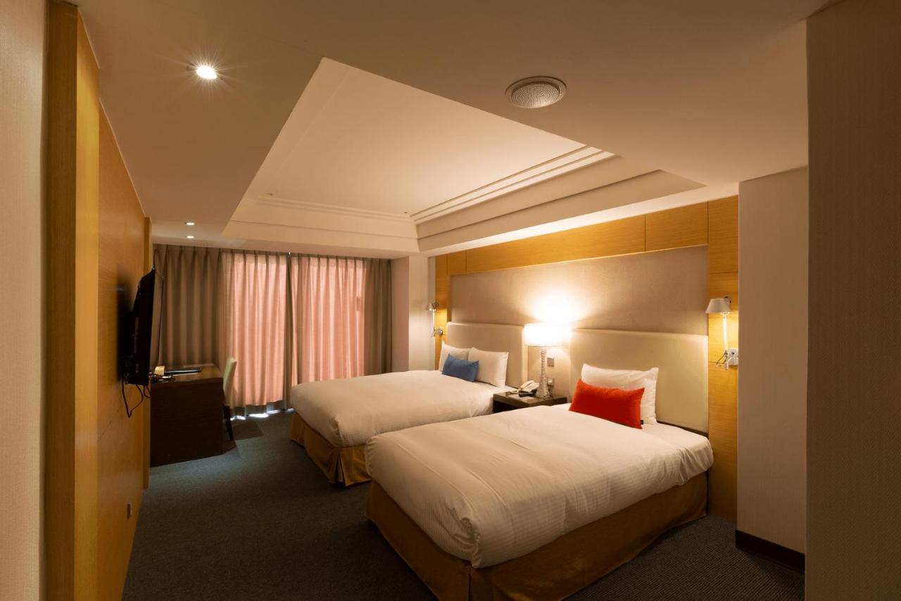 Ever Delightful Business Hotel Chiayi City Exteriör bild