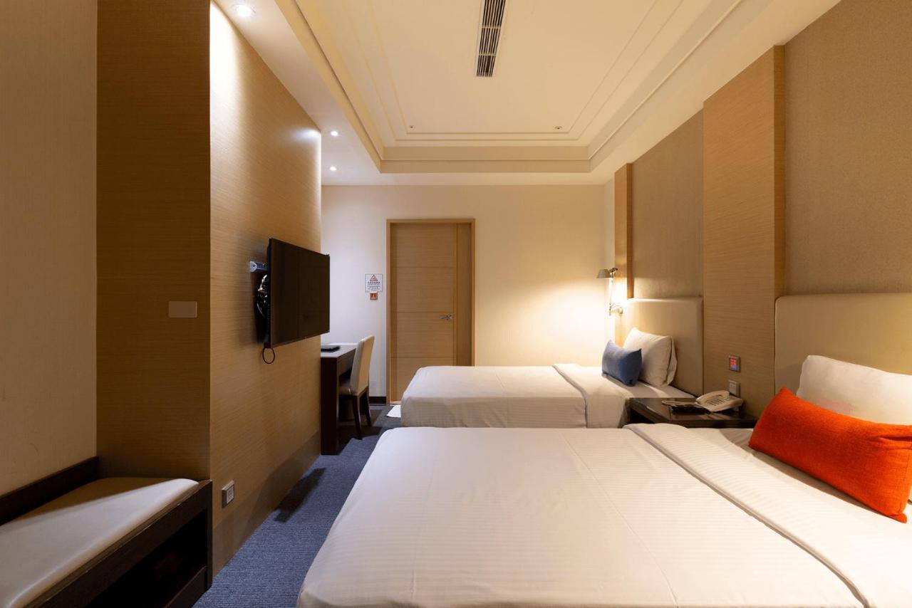 Ever Delightful Business Hotel Chiayi City Exteriör bild