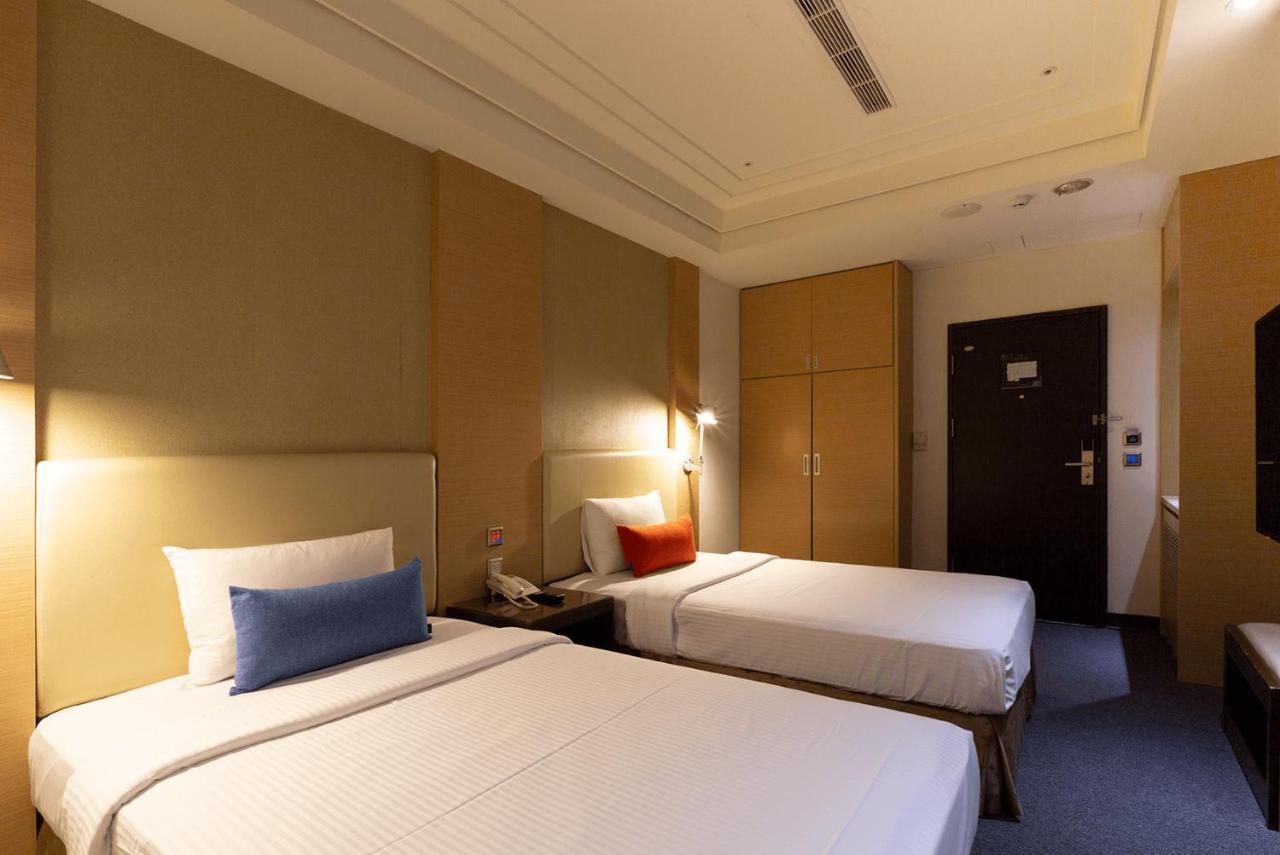 Ever Delightful Business Hotel Chiayi City Exteriör bild