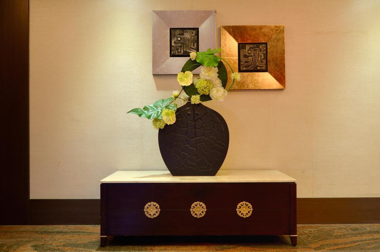 Ever Delightful Business Hotel Chiayi City Exteriör bild